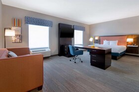 Hampton Inn & Suites Harvey