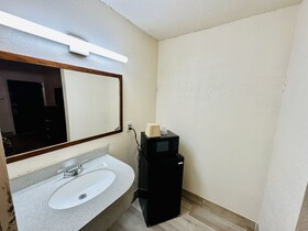 Economy Inn