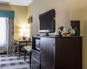 Comfort Suites Airport