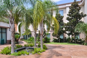 Holiday Inn Express Hotel & Suites New Orleans Airport South