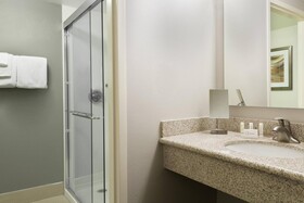 Courtyard by Marriott Lafayette Airport