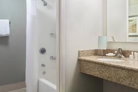 Courtyard by Marriott Lafayette Airport