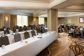 DoubleTree by Hilton Lafayette