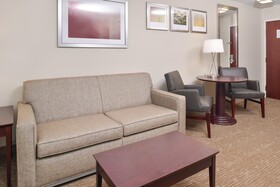 Holiday Inn Express & Suites Lafayette