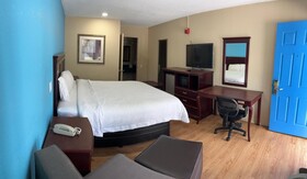 Super 7 Inn