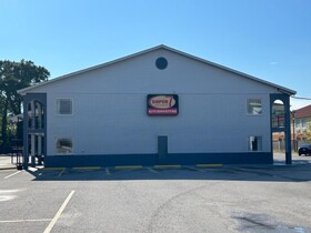 Super 7 Inn