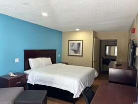 Super 7 Inn