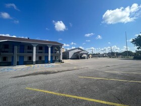 Super 7 Inn