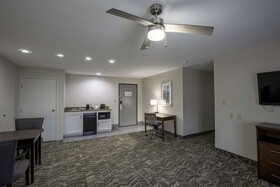 Vermilion River Hotel