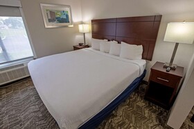 Vermilion River Hotel