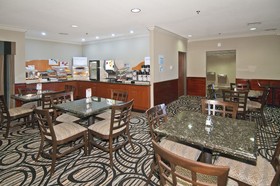 Holiday Inn Express Hotel & Suites Lake Charles