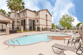 Holiday Inn Express Hotel & Suites Lake Charles