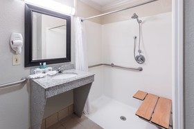 Holiday Inn Express Hotel & Suites Lake Charles