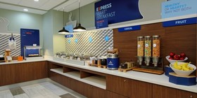 Holiday Inn Express & Suites Lake Charles South Casino Area