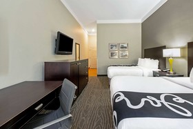 La Quinta Inn & Suites by Wyndham Lake Charles Casino Area