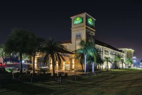 La Quinta Inn & Suites by Wyndham Lake Charles Casino Area