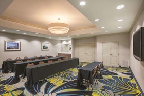 La Quinta Inn & Suites by Wyndham Lake Charles Casino Area
