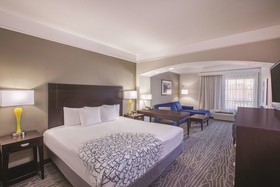 La Quinta Inn & Suites by Wyndham Lake Charles Casino Area