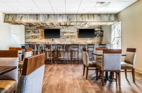 MainStay Suites Hackberry Sportsman's Lodge