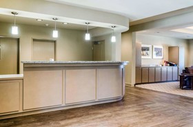 MainStay Suites Hackberry Sportsman's Lodge