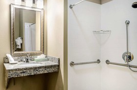 MainStay Suites Hackberry Sportsman's Lodge