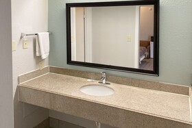 OYO Hotel Lake Charles La I-10