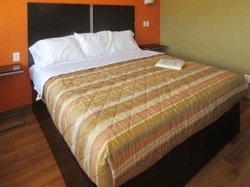 Rodeway Inn & Suites