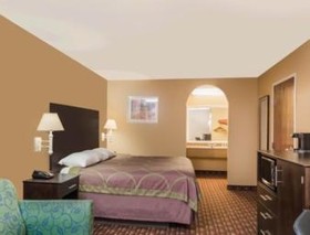 Super 8 by Wyndham Lake Charles Northeast