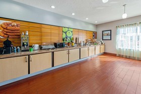 La Quinta Inn & Suites by Wyndham Leesville Ft. Polk