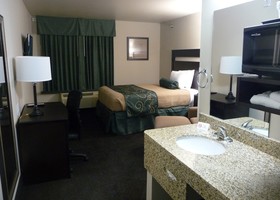 Travelodge by Wyndham Livonia