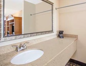Days Inn by Wyndham Monroe