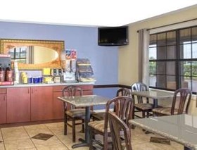 Days Inn by Wyndham Monroe