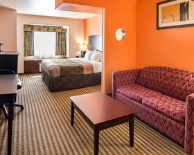 Econo Lodge Inn & Suites