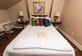 Degas House