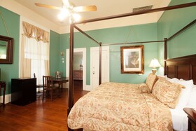 Degas House