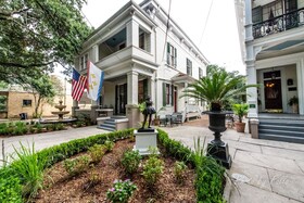 Degas House