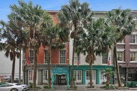 Hotel de L'Eau Vive