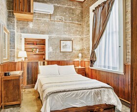 Inn at the Old Jail