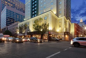 La Quinta Inn & Suites by Wyndham New Orleans Downtown