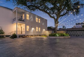 Residences du Carondelet by Hosteeva