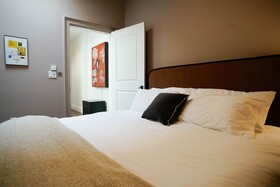 The Mary Beth Hotel & Gallery