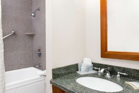 Wyndham Garden Baronne Plaza New Orleans