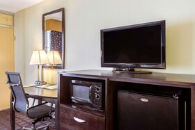 Quality Inn & Suites Baton Rouge West - Port Allen