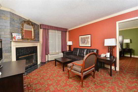 Holiday Inn Express & Suites Shreveport - Downtown