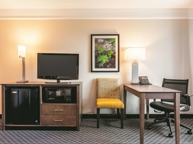 La Quinta Inn & Suites by Wyndham Shreveport Airport