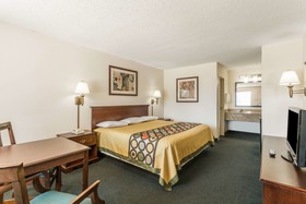 Super 8 by Wyndham Slidell