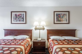 Super 8 by Wyndham Slidell