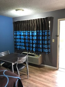 Super 8 by Wyndham Slidell