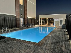 La Quinta Inn & Suites by Wyndham Sulphur