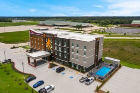 La Quinta Inn & Suites by Wyndham Sulphur